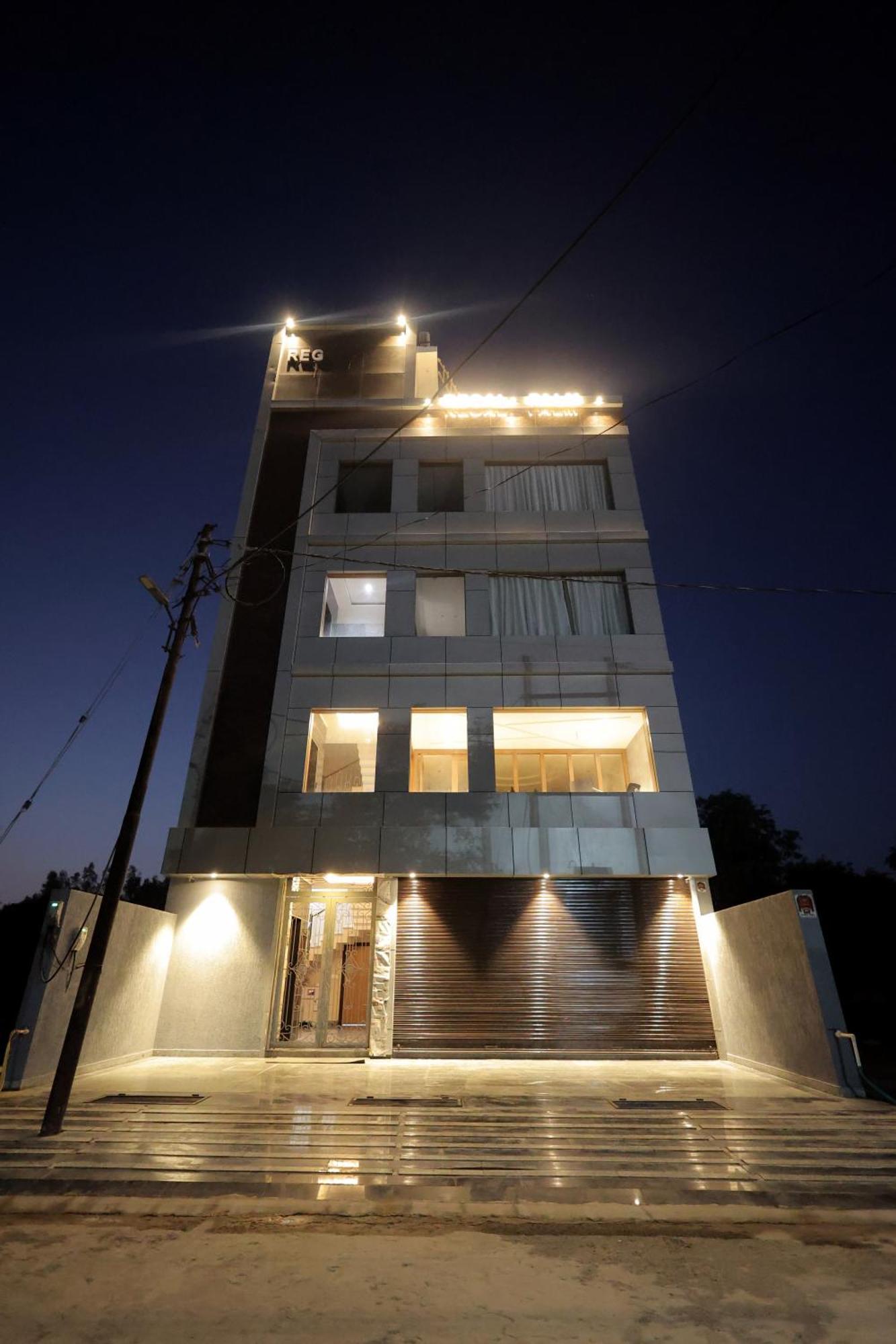 Hotel Regal Palm Moradabad Exteriör bild